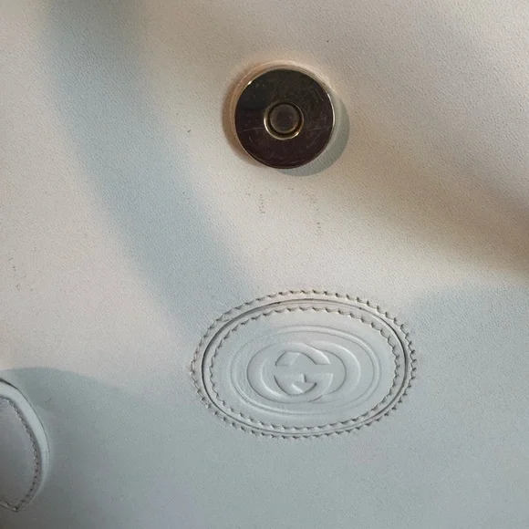 Authentic Gucci Elegant White Leather Shoulder Bag - Picture 10 of 10